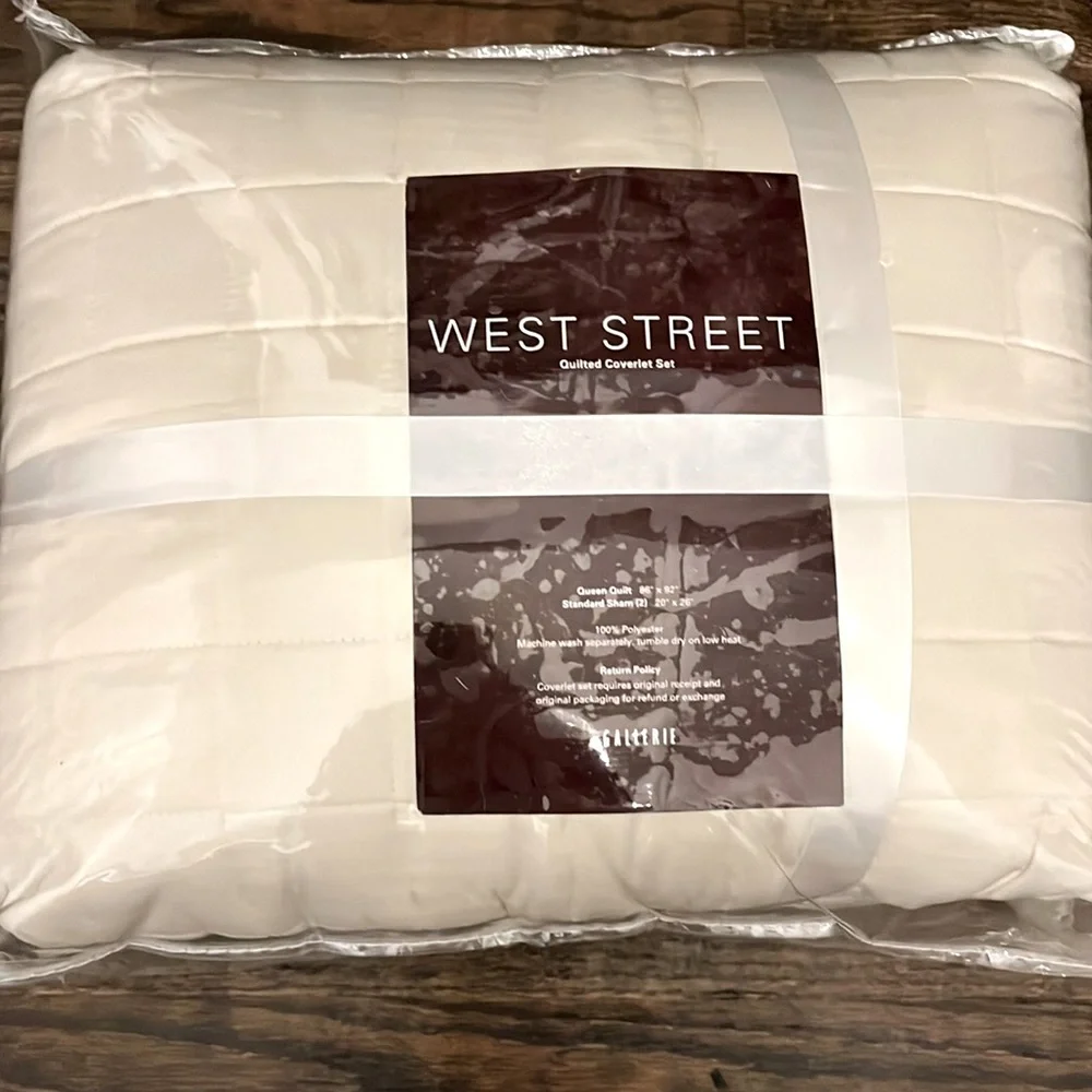 Brand new cream queen coverlet set with standard shams